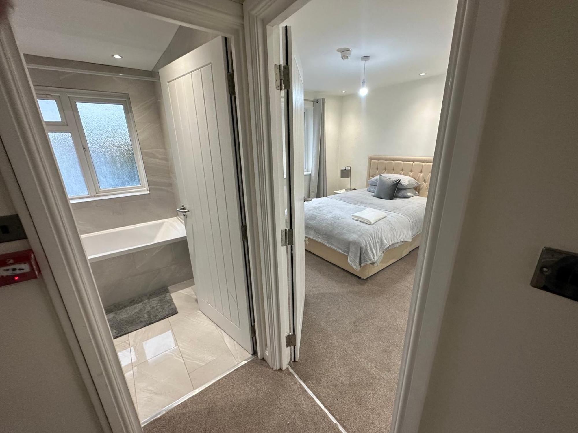 5 Bedroom House In Orpington Exterior photo